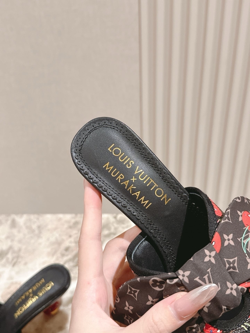 l0vis Vvtt0n slippers